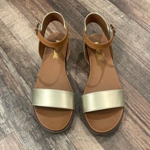 Women's sandals
